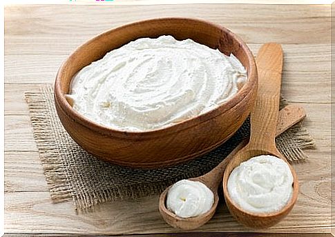  Natural yogurt against colitis