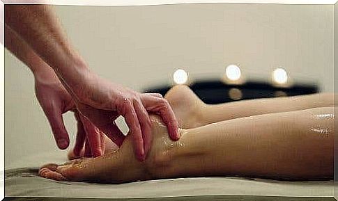 The rhythm of erotic massage