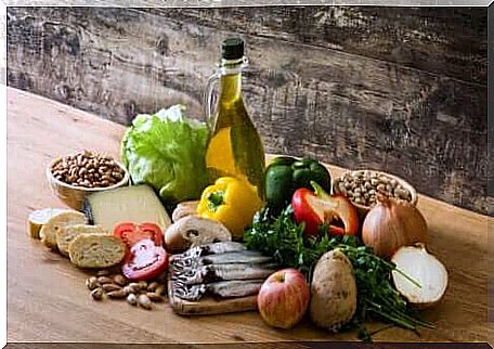 What does the Mediterranean diet consist of?