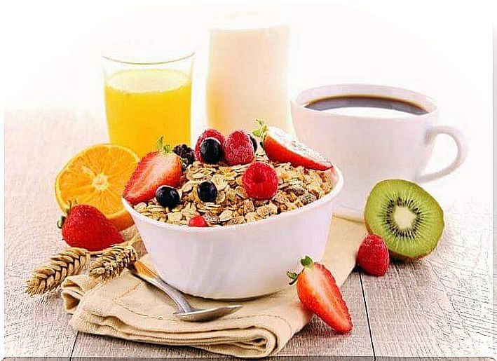 Oats and fruits for a healthy breakfast.